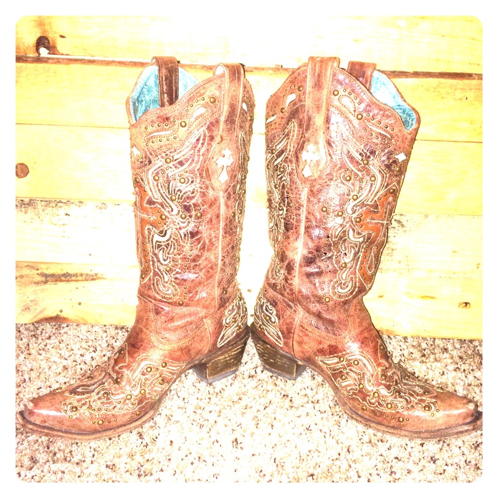 Corral boots
