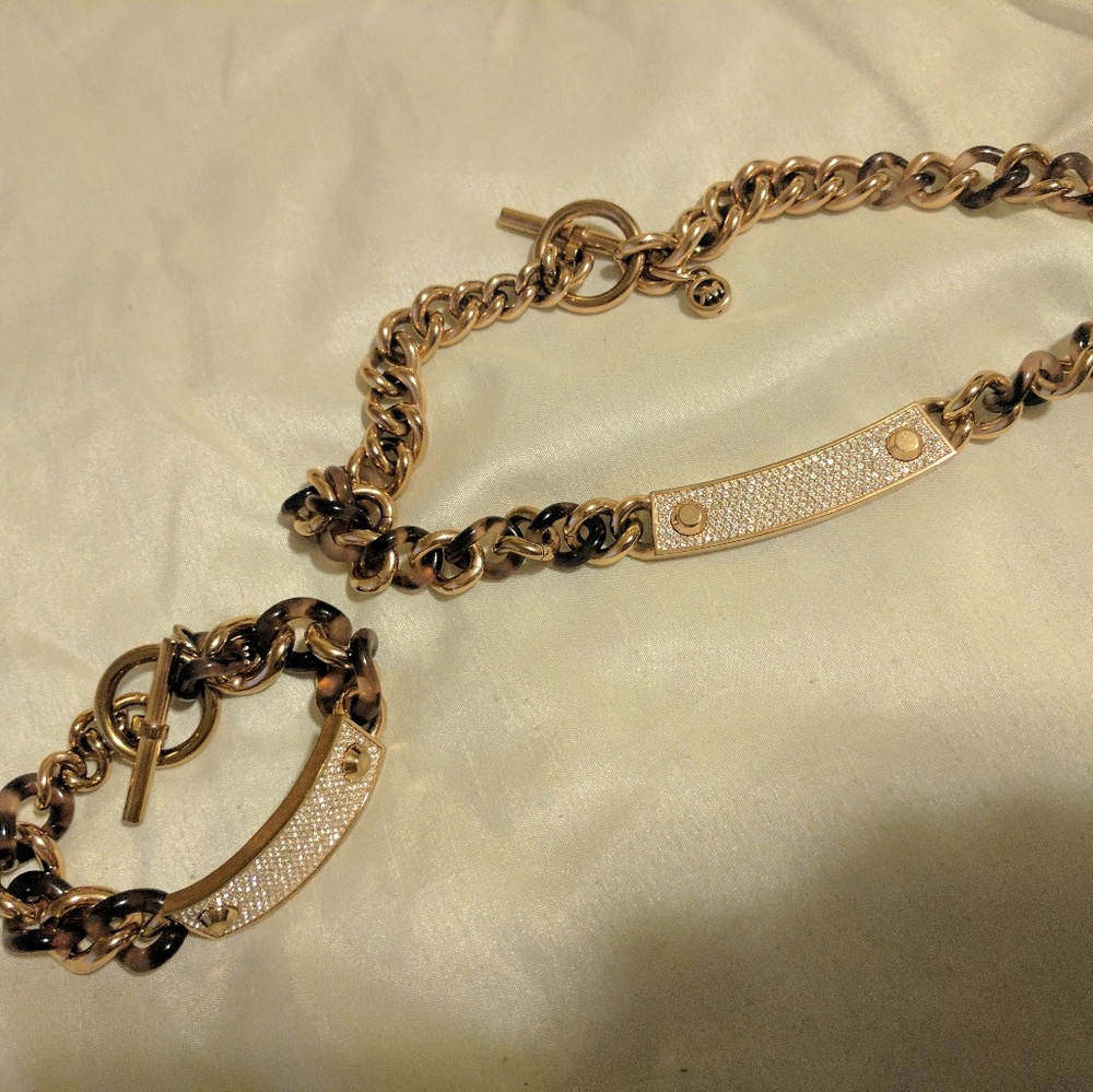 Authentic Michael Kors jewelry - Picture 2 of 3