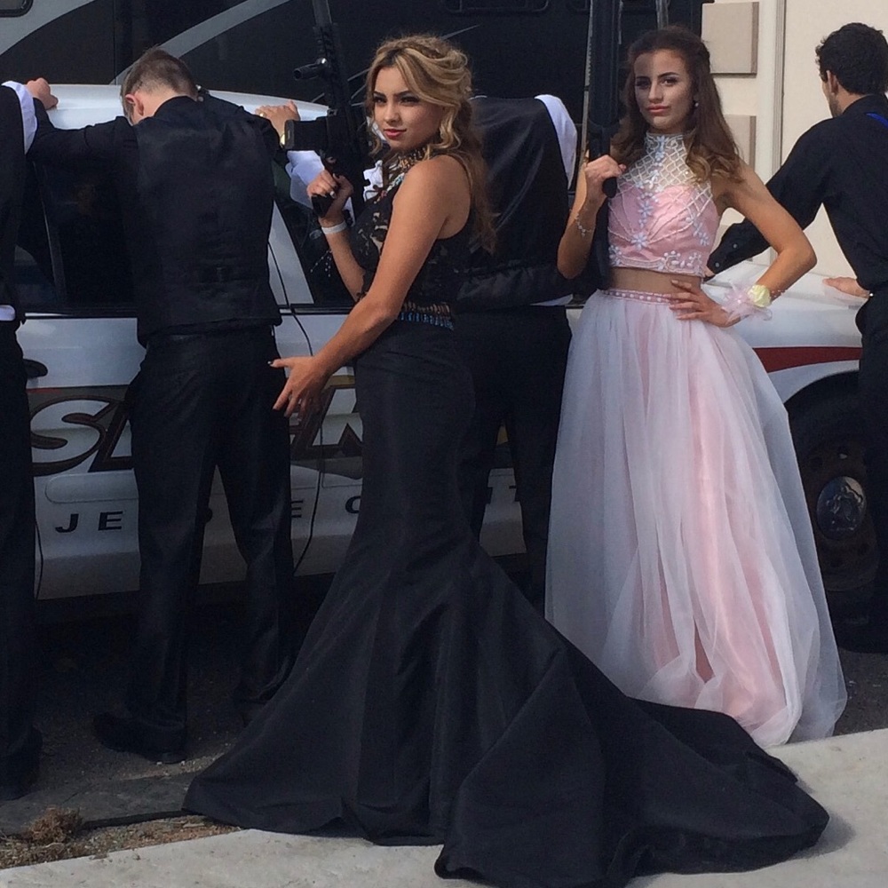 Prom Dress - Picture 2 of 5