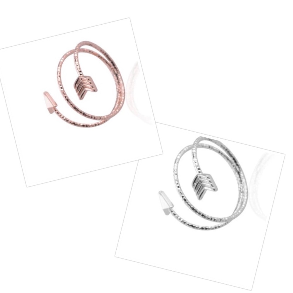 !!Right on trend! MUST HAVE accessory!