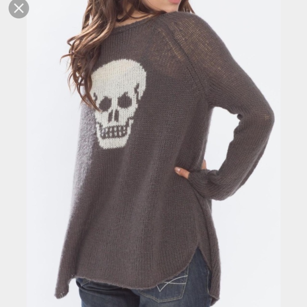 Wooden ships skull sweater