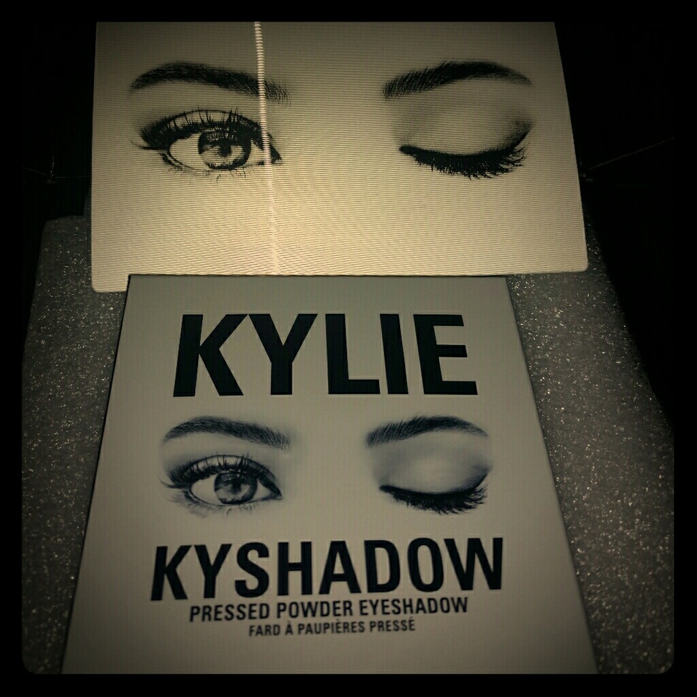 Kylie Cosmetics Burgundy Palette Eyeshadow
