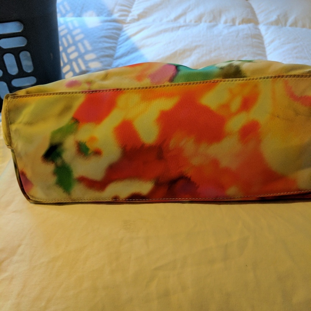 Handbag - Picture 2 of 3