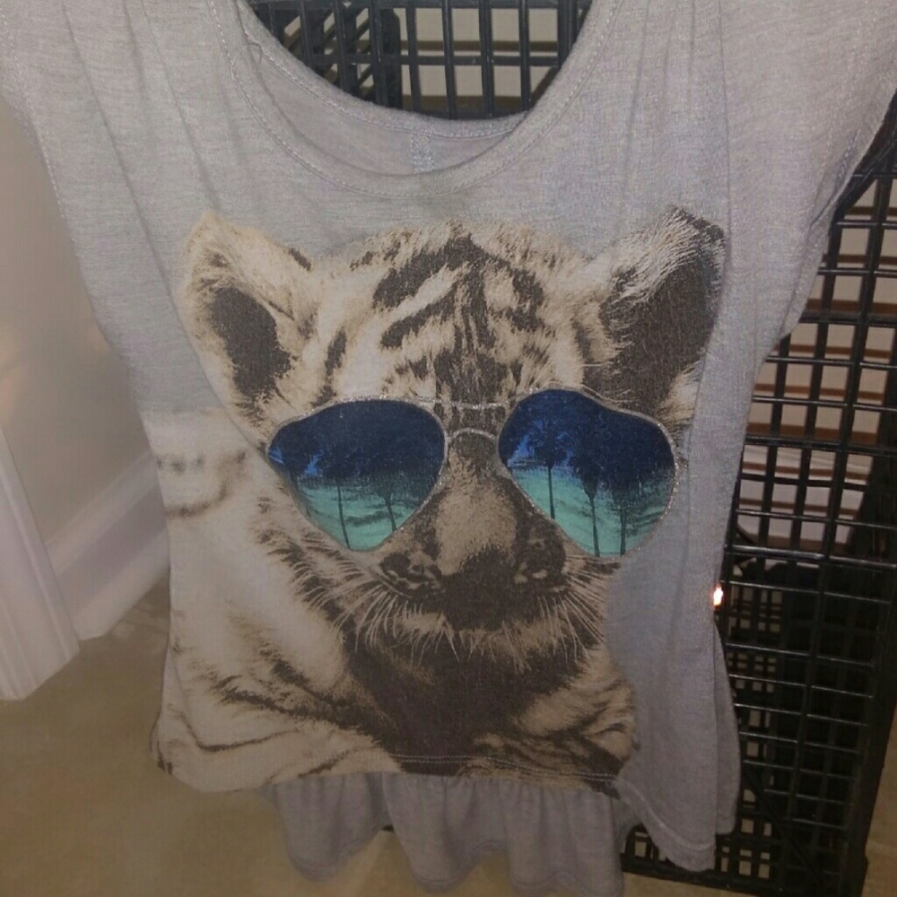❣ Girls Tiger w/His Shades On Top ❣