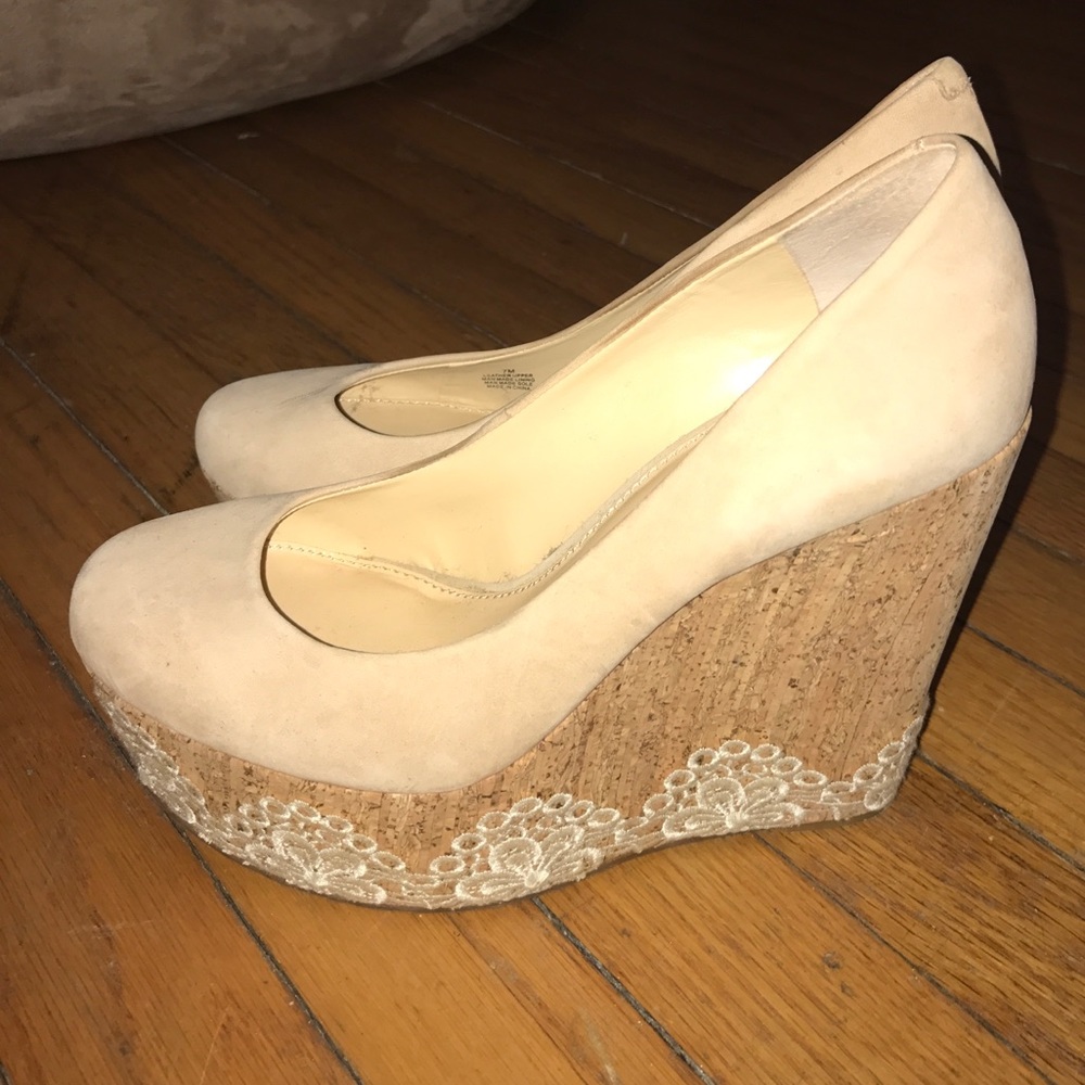 Gianni Bini nude wedges