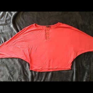 Gorgeous Guess bat wing top!