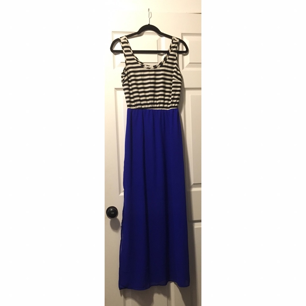 Charlotte Russe maxi dress S