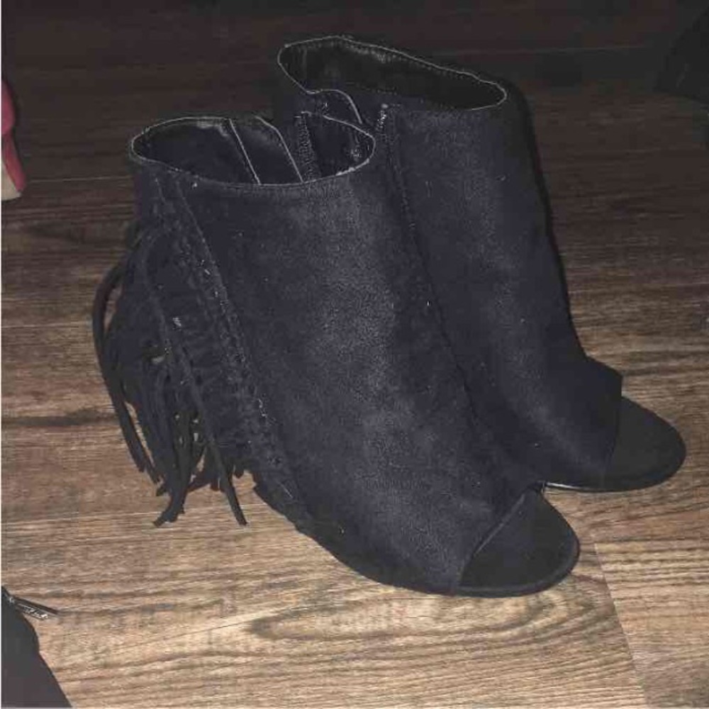 Black fringe wedge bootie