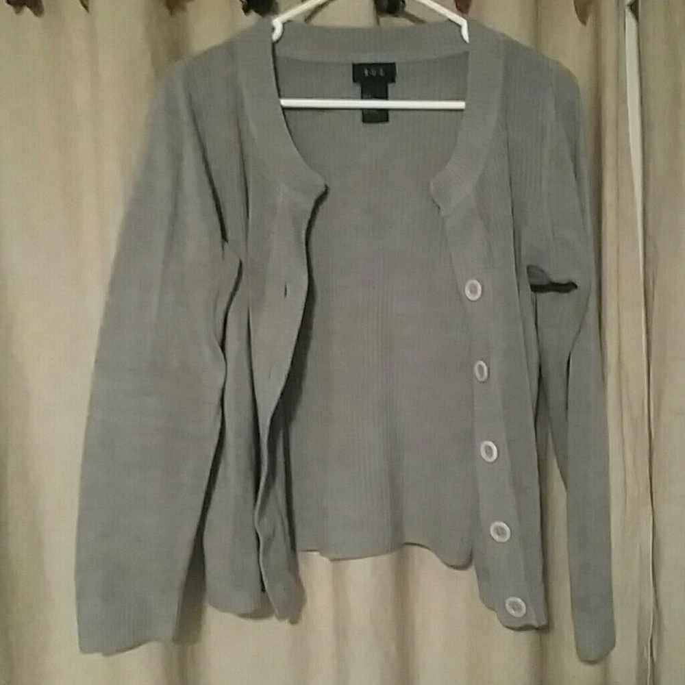 RQT gray sweater size L