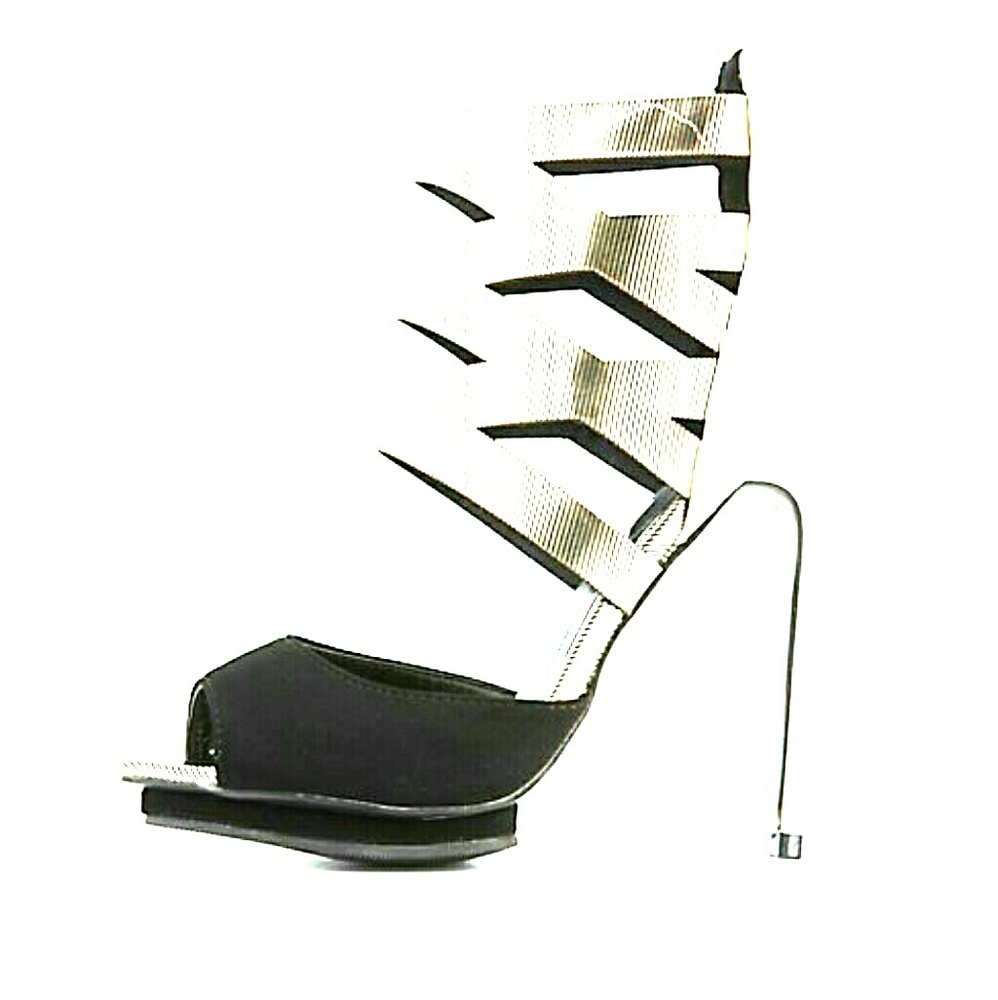 Caged shoe