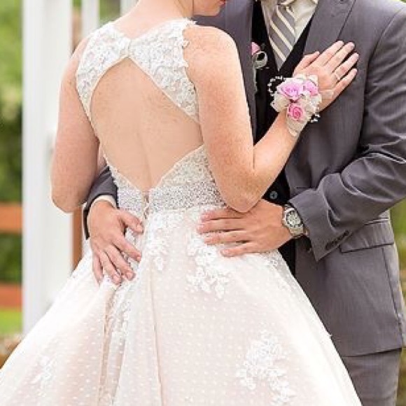 Dress - Picture 3 of 3