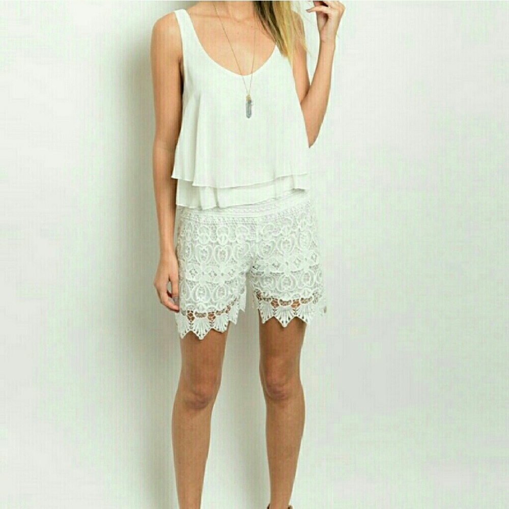 IVORY CROCHET SHORTS