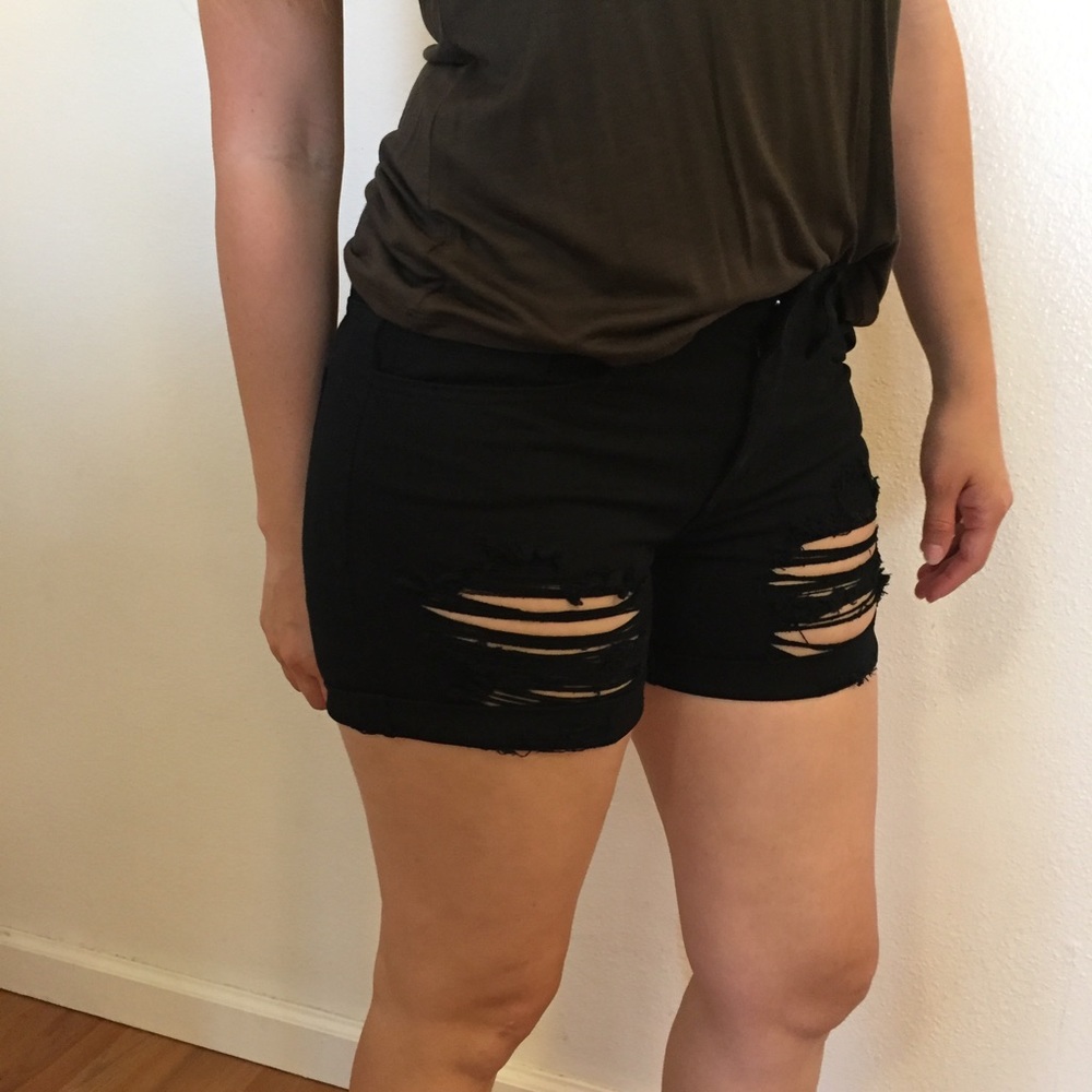 •LAST ONE• Shredded Black Cuffed Denim Shorts - Picture 7 of 8