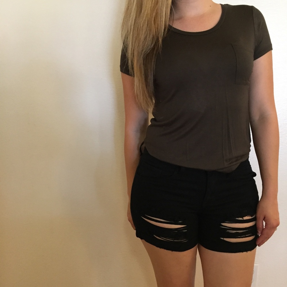 •LAST ONE• Shredded Black Cuffed Denim Shorts - Picture 5 of 8