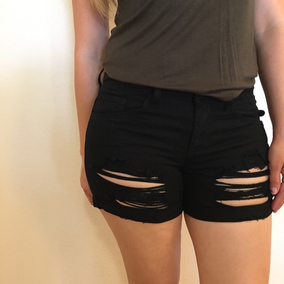 •LAST ONE• Shredded Black Cuffed Denim Shorts - Picture 4 of 8