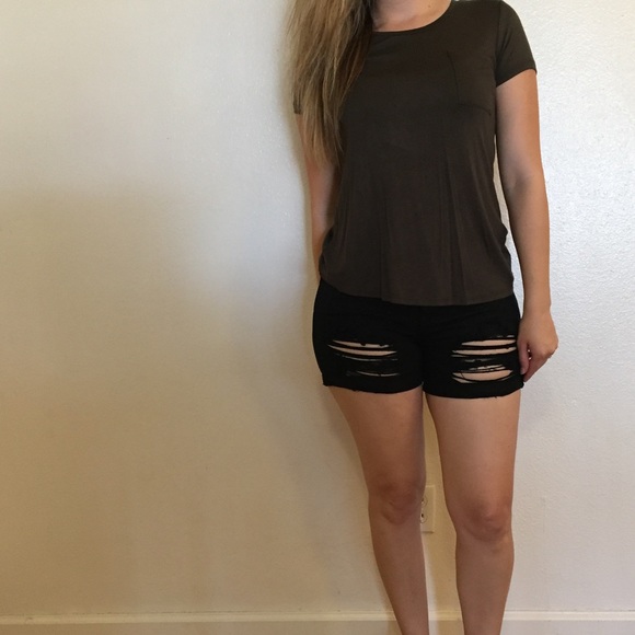 •LAST ONE• Shredded Black Cuffed Denim Shorts - Picture 3 of 8