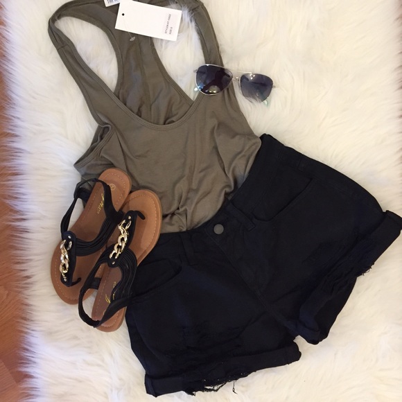 •LAST ONE• Shredded Black Cuffed Denim Shorts - Picture 2 of 8