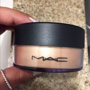 MAC golden bronzer