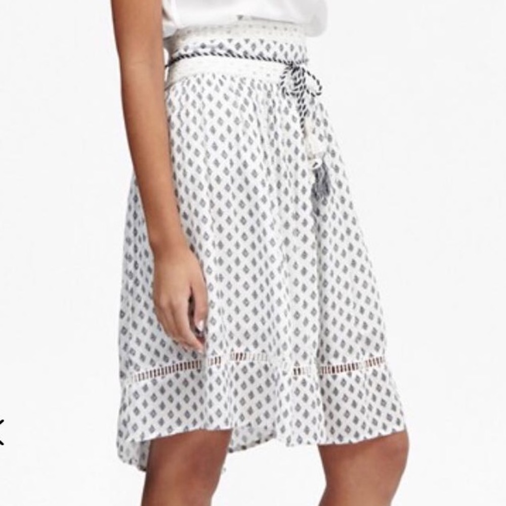 Brand new French connection skirt.