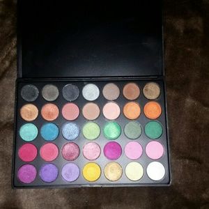 Morphe Eyeshadow Palette/Color: 35U/Slightly Used
