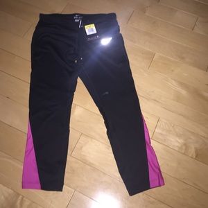 NWT black and pink Dri-fit Nike cropped leggings