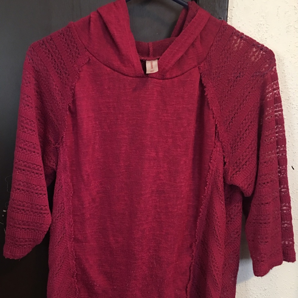 Half sleeve sweater