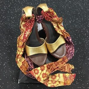 Auth Giuseppe gold Beach sandal w ankle tie 6