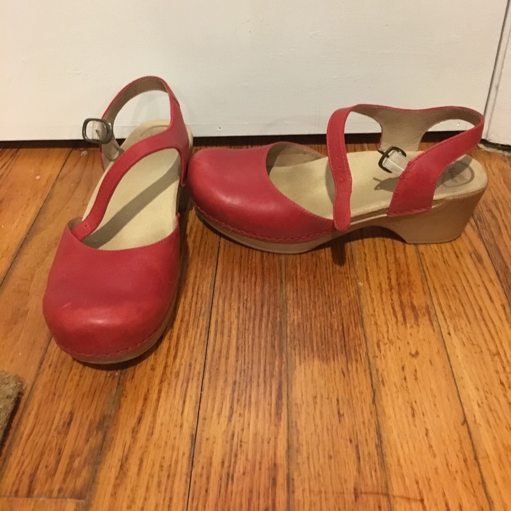 Red Dansko Sandals Size 8.5