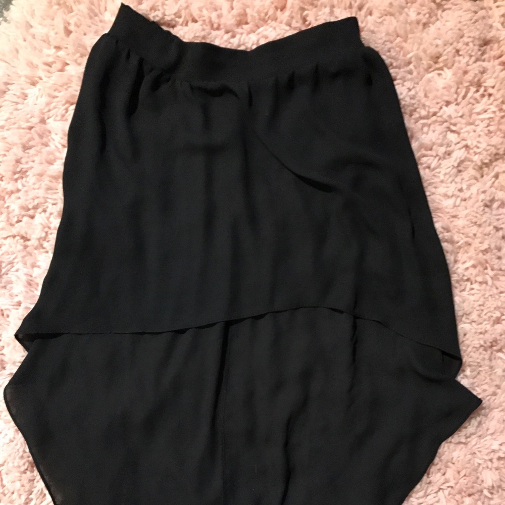 Black high-low skirt