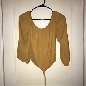 🌼 Crop top off the shoulder 🌼