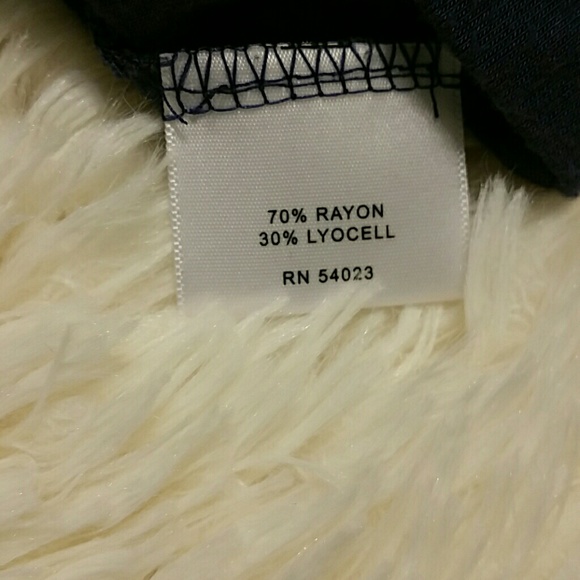 Banana Republic dressy v-neck top - Picture 5 of 6