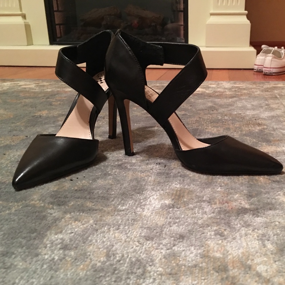 Size 5 Vince Camuto 3 inch heels