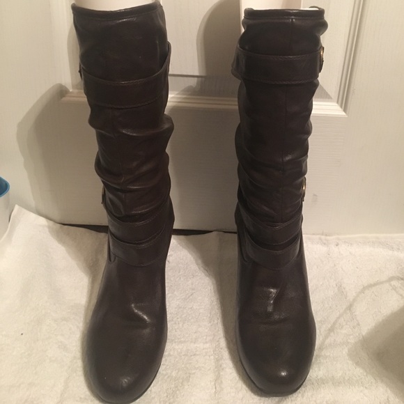 Chocolate brown buckled heeled boots - Picture 1 of 2