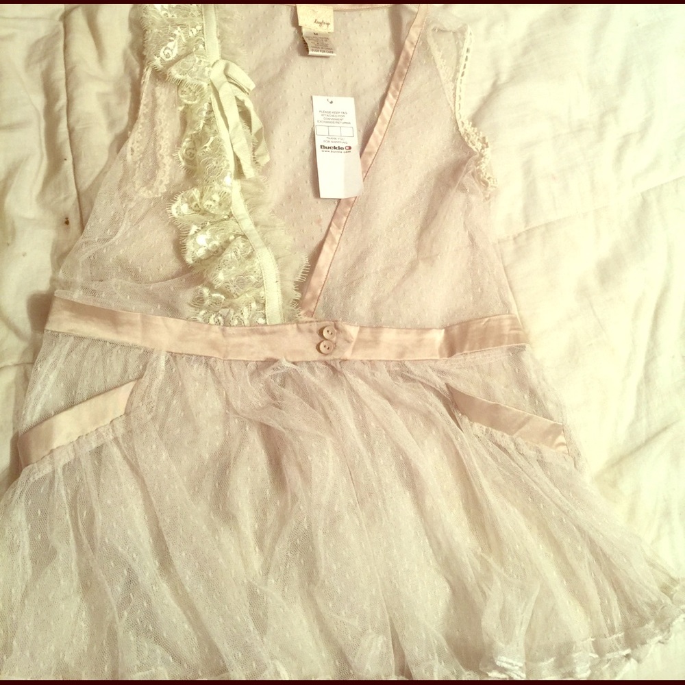 Buckle dress shirt, NWT
