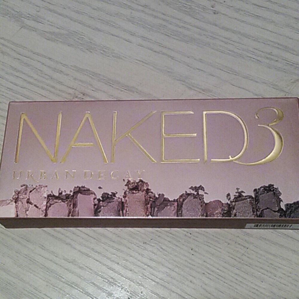 UD Naked 3 Authentic