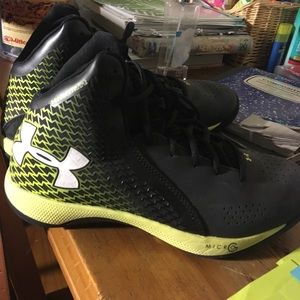 Size 8.5 UA basketball high tops