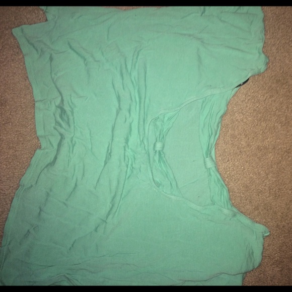 New crop top - Picture 2 of 2