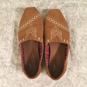 Classic moccasin TOMS embroidered tribal pattern