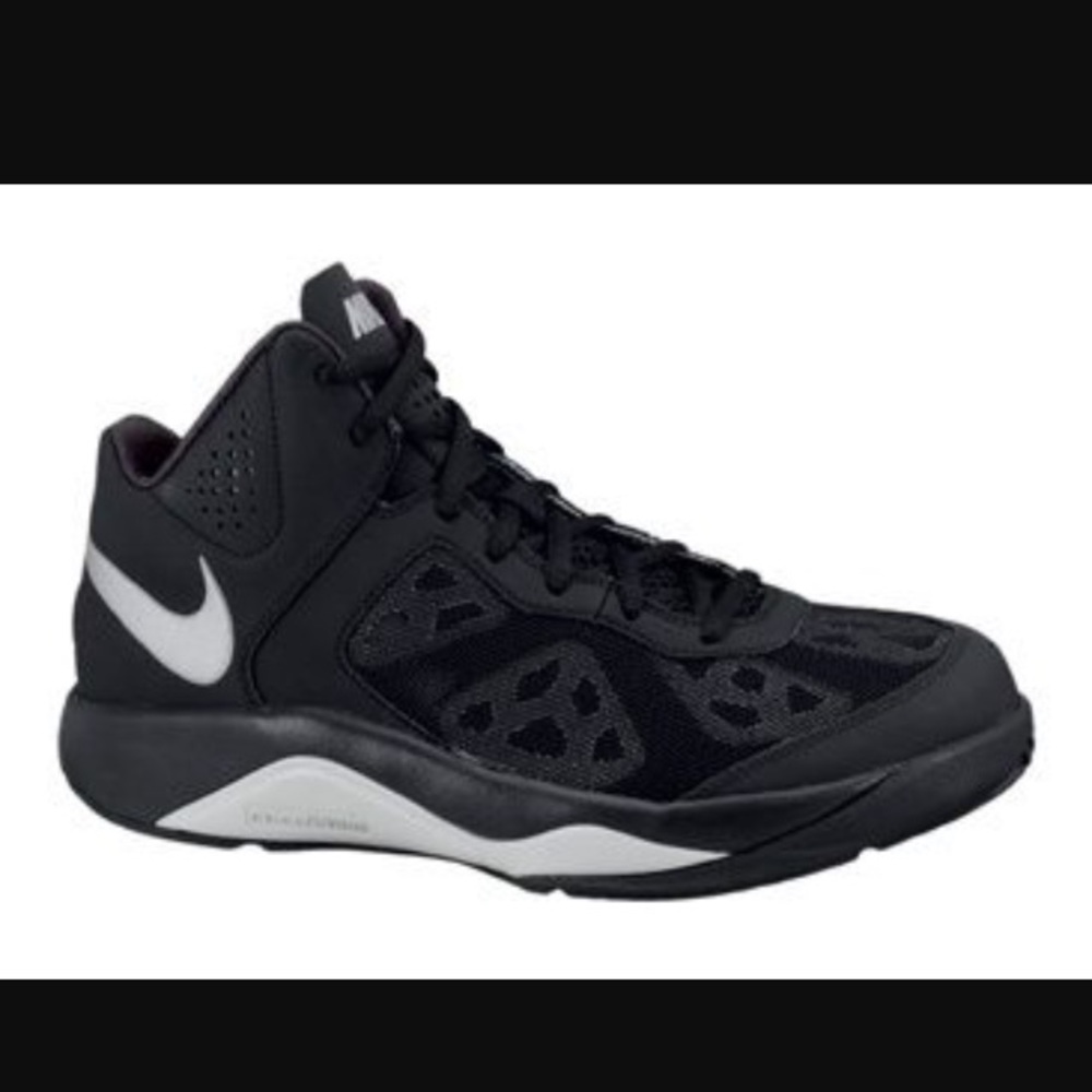 NIKE BASKETBALL SHOES