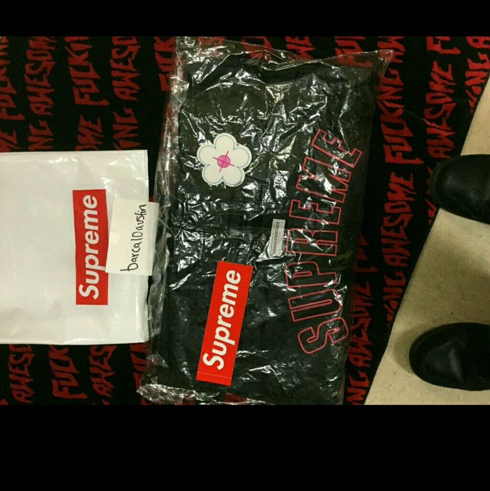 Supreme Arc Logo quilted Half zip pullover