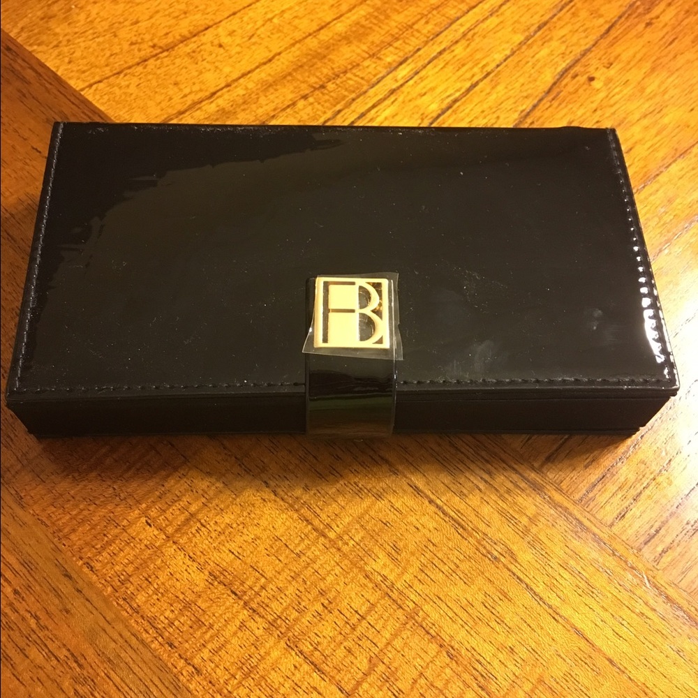 2 Compartment Clutch