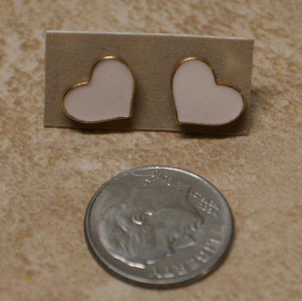 Brand New Gold Little Pink Heart  Earrings - Picture 4 of 4
