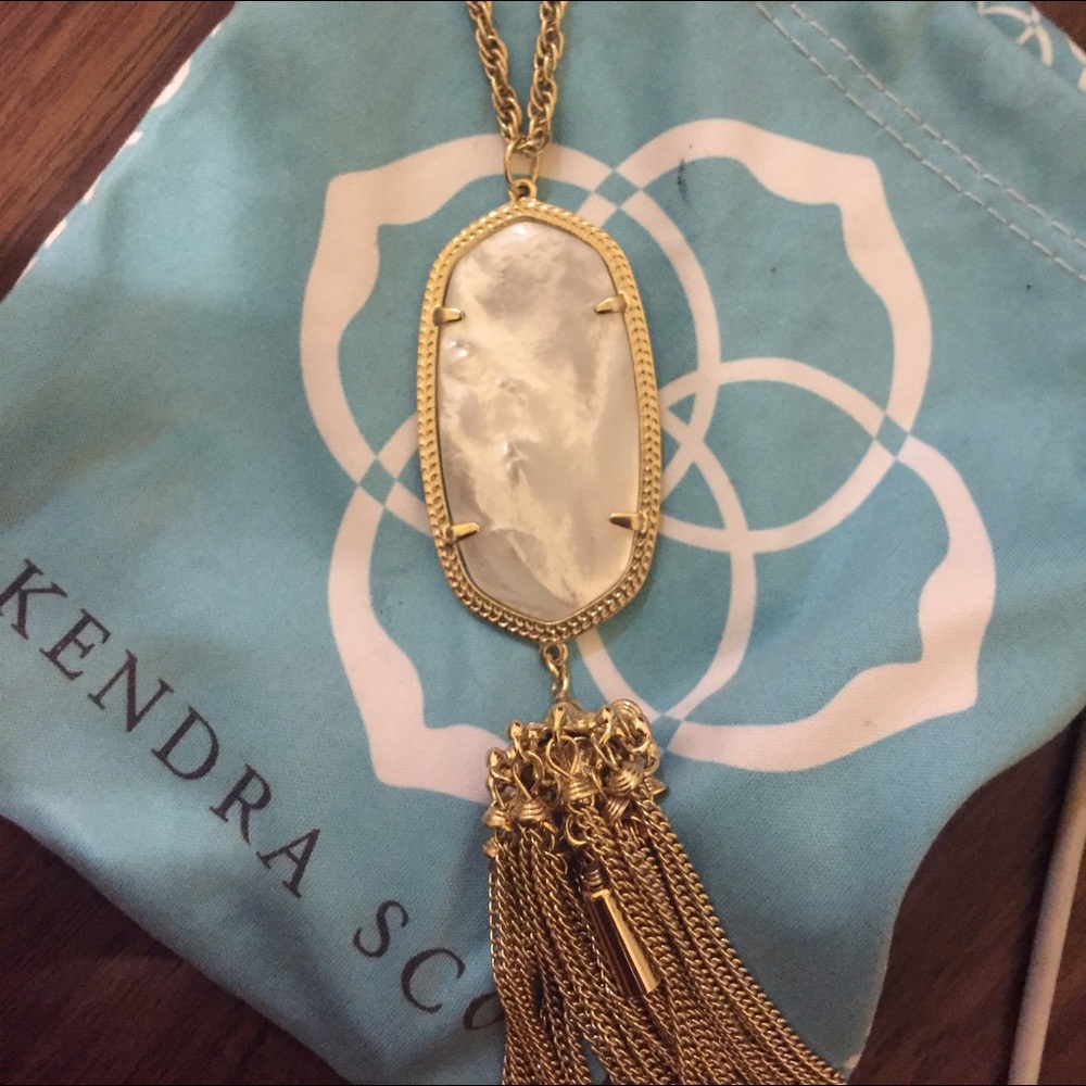Kendra Scott Rayne Necklace in Mother of Pearl