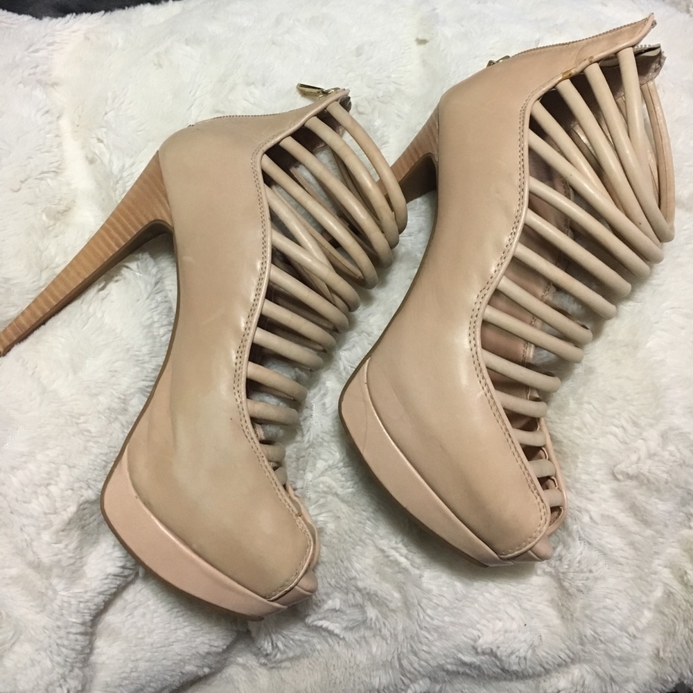 Jessica Simpson heels 7.5