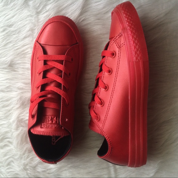 CONVERSE ALL RED WOMENS SIZE 7 shoes - Picture 2 of 8