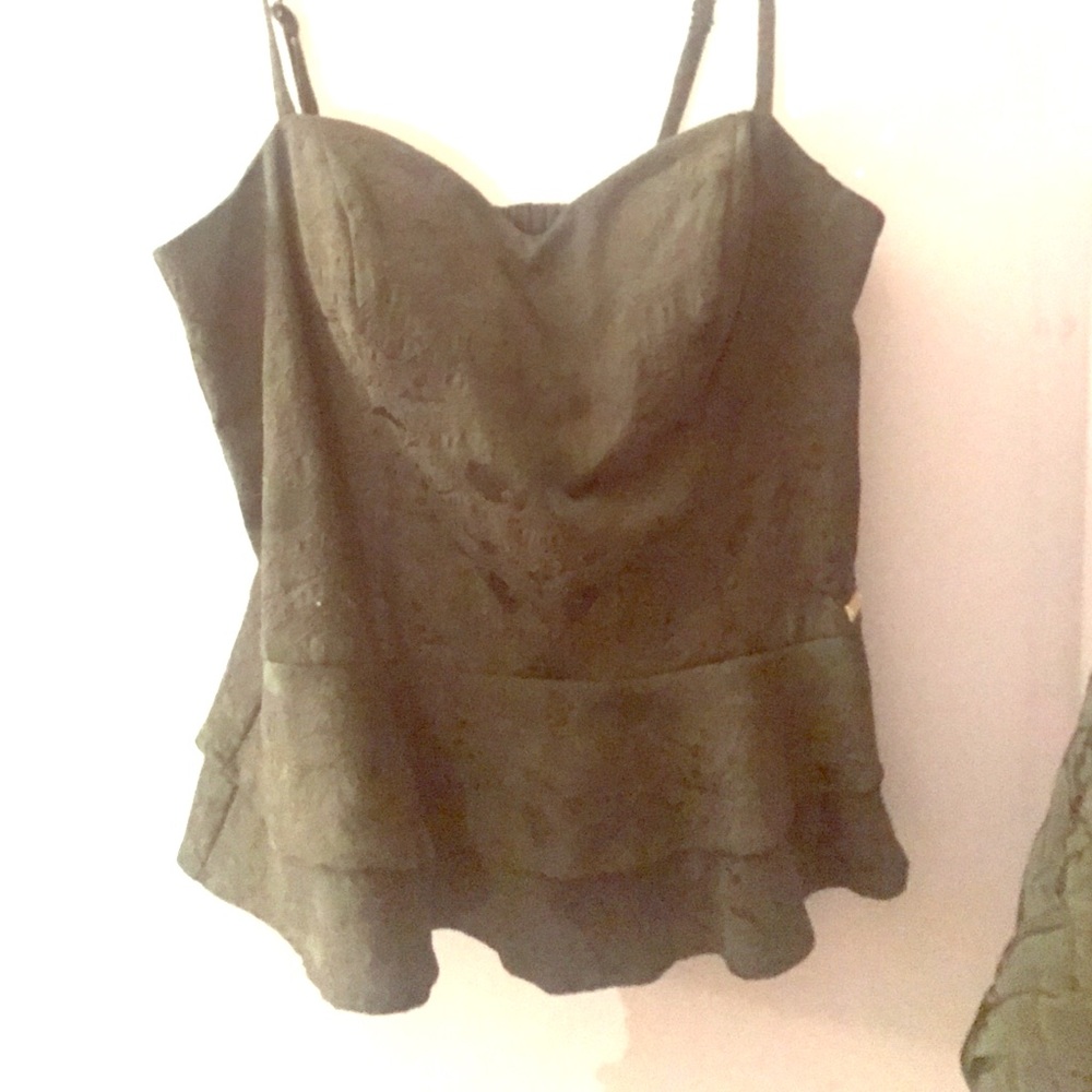 Guess- floral peplum ruffled top