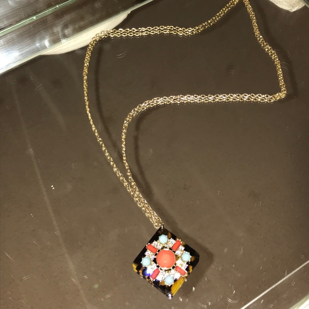 Adorable long necklace!