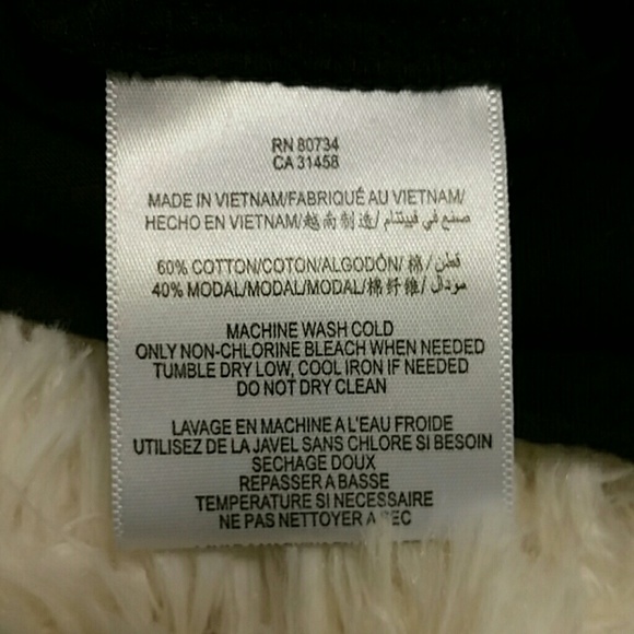 BCBGeneration flutter sleeve top - Picture 7 of 8