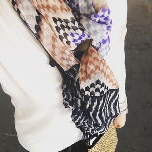 Stella & Dot retired Globetrotter Scarf in sunset