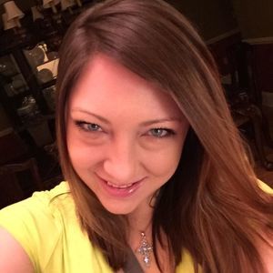 Meet your Posher, Adrianne